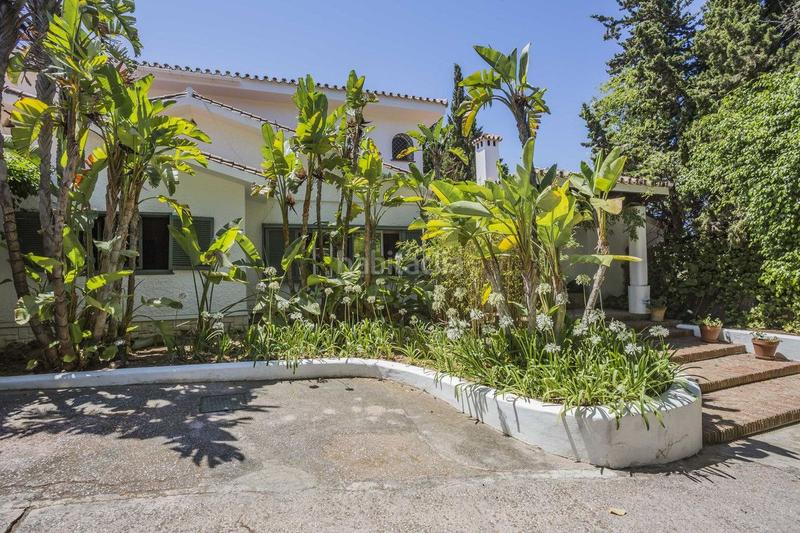 Foto a4cb351d-776d-45f3-8faf-e5fc555fe238. Chalet con piscina in Calahonda Mijas