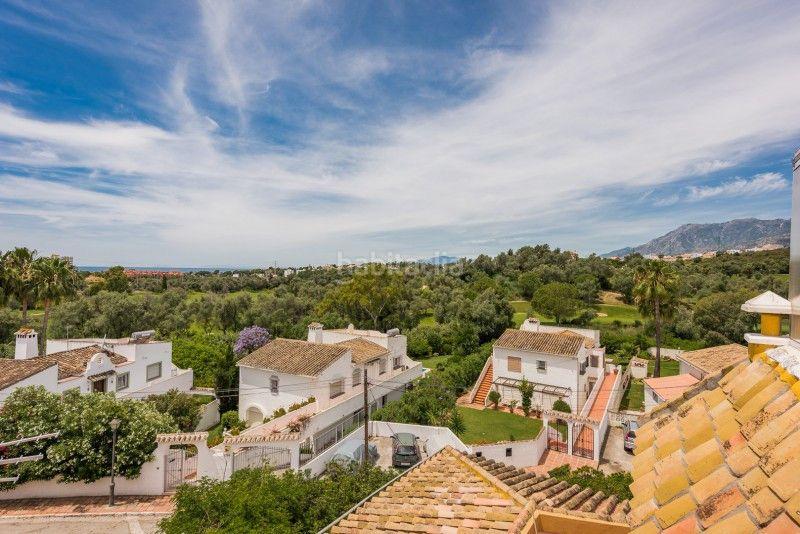 Foto e8c1b44a-7966-4395-8824-b6087efe9f99. Chalet en El Rosario - Ricmar Marbella