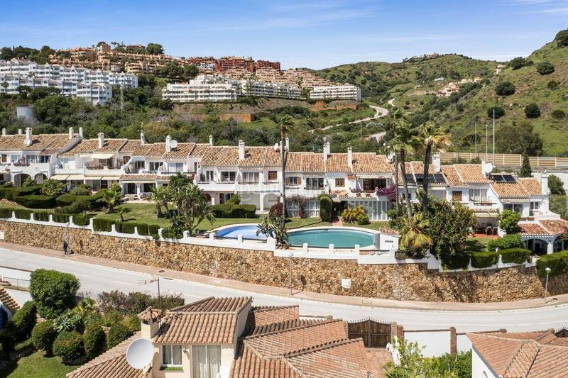 Foto 96ae6574-a8da-4356-9efb-6f1d0fa1b96c. Casa en Calahonda Mijas