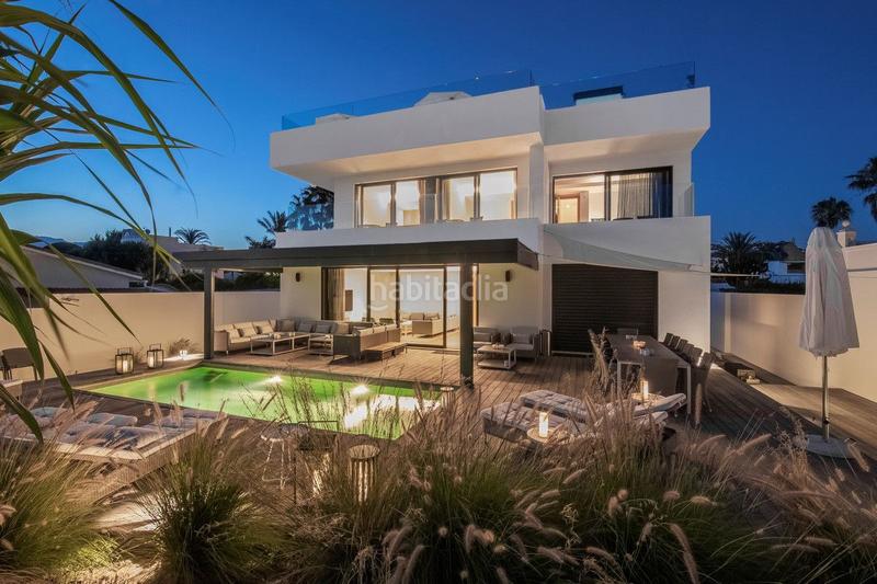 Foto 1095b127-6fd0-42da-b5e1-2c3cb7809003. Chalet en Costabella Marbella