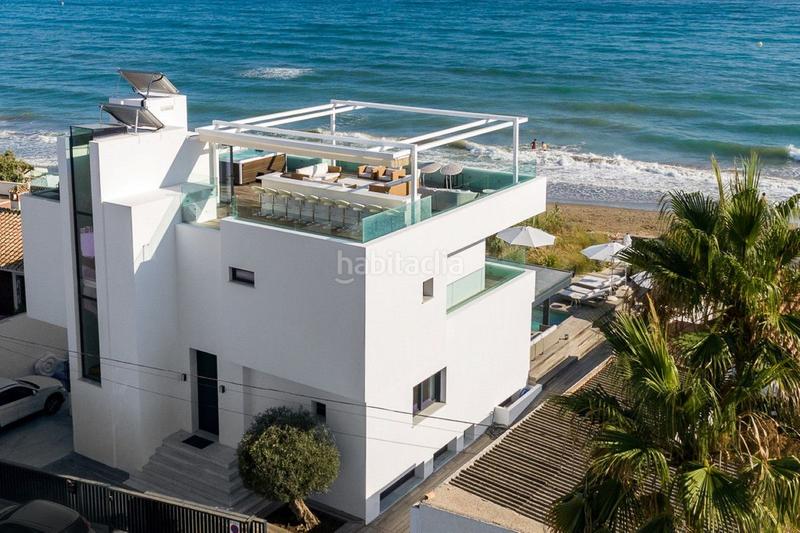 Foto 21ef68b1-2967-43f5-a175-6d9613196a41. Chalet en Costabella Marbella