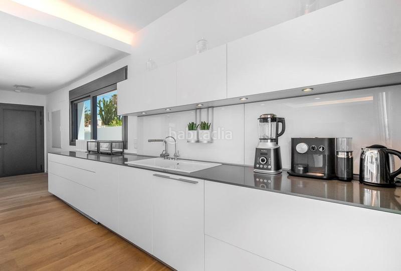 Foto 49d652ba-0770-42a9-b6b6-95577796216c. Chalet en Costabella Marbella