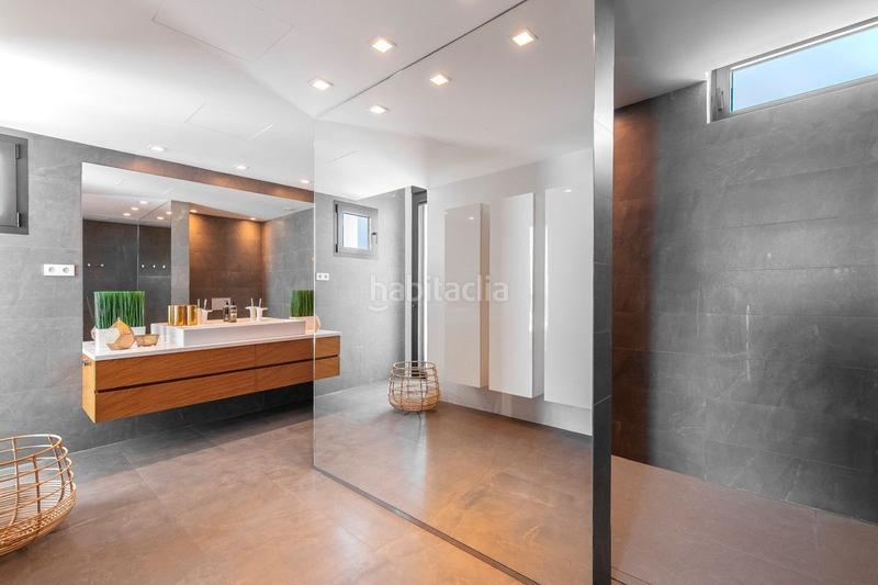 Foto 699acb5e-2c52-4f0a-a77d-bfcef40e2177. Chalet en Costabella Marbella