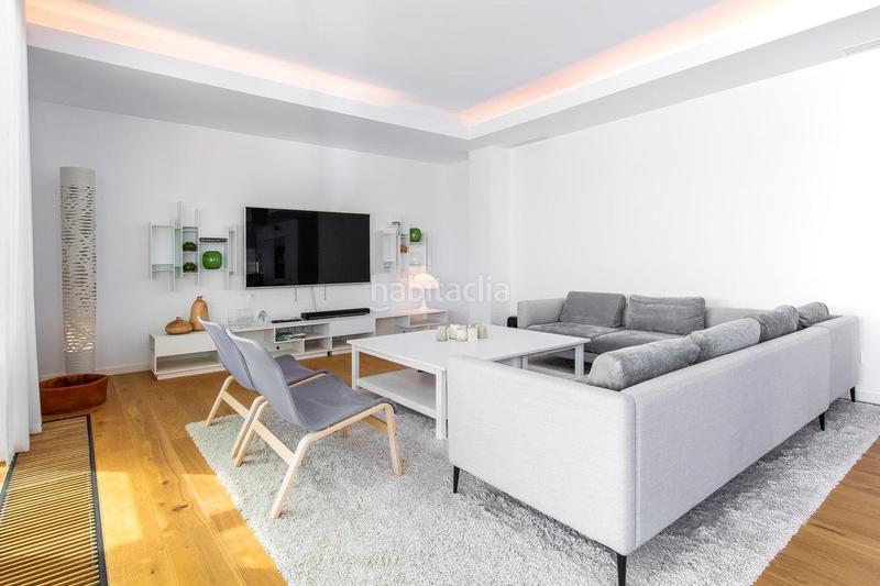 Foto 4780baa5-b766-4135-abb7-2594b1f3d905. Chalet con piscina in Costabella Marbella