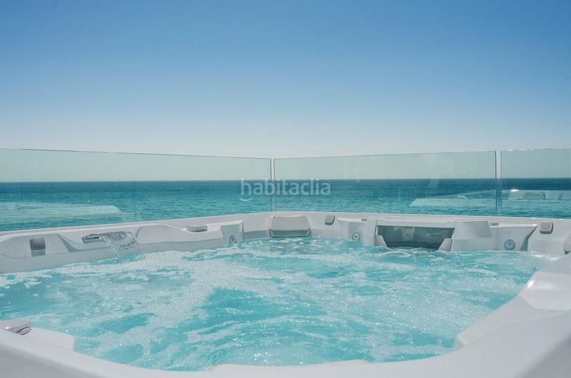 Foto d44dcdb9-8799-4133-ad15-bf732b71b3a0. Chalet con piscina in Costabella Marbella