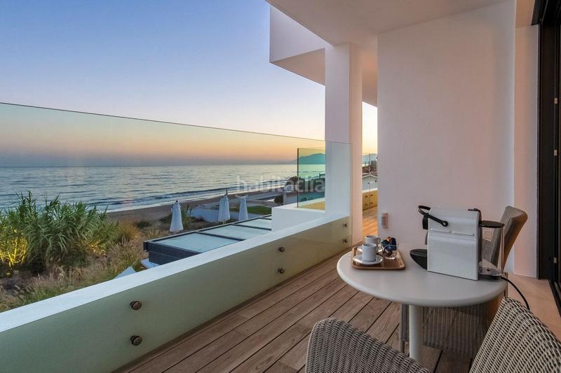 Foto dc96044f-a960-41ca-9ad5-c4d0f6c272f7. Chalet con piscina in Costabella Marbella