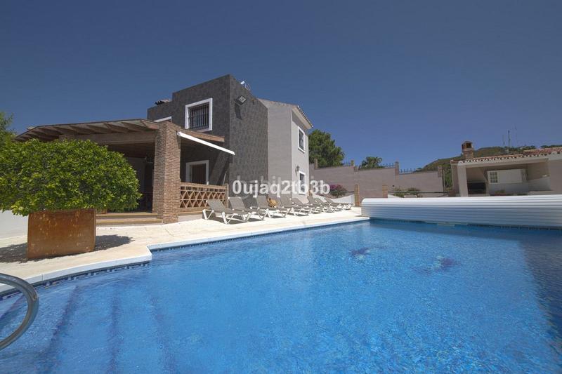 Foto 0bc61958-8487-4779-b75a-9467f1979eee. Chalet mit pool in altos de Estepona Estepona