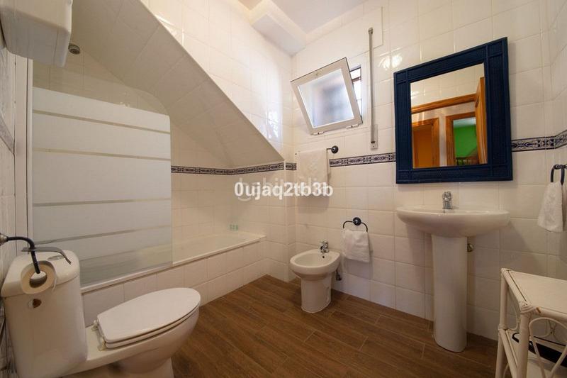 Foto 8ac4fac8-1c9d-4dce-8729-bf0df6c82ded. Chalet mit pool in altos de Estepona Estepona