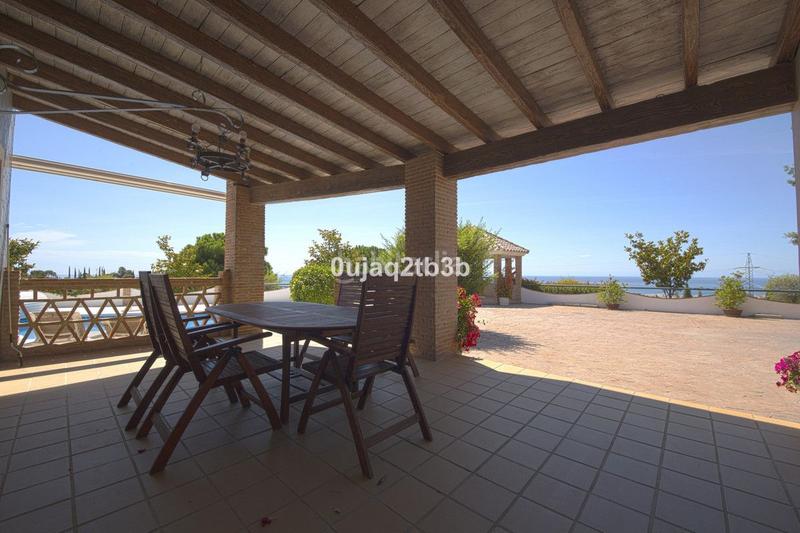 Foto ade007d8-a9f5-4116-b23b-fb2529e71626. Chalet mit pool in altos de Estepona Estepona