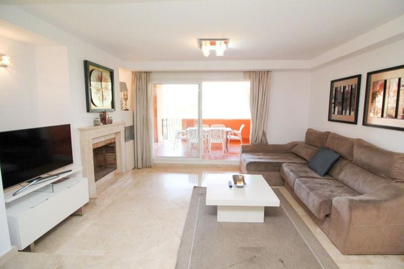 Foto 550073af-9dd3-4e36-9d1e-b1f2d36ddddf. Casa en Cabopino - Artola Marbella
