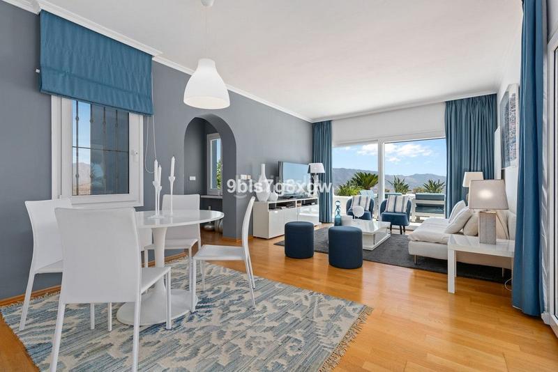 Foto db893705-ab07-41fa-91fa-684f8b08e52f. Apartamento en Santa María Marbella