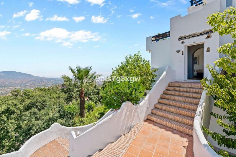 Foto e14ab78b-641e-40cb-846f-9b7129ffa19b. Apartamento en Santa María Marbella