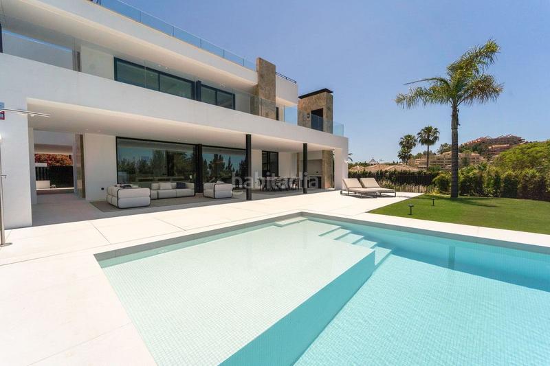 Foto d0b3edf8-5d8d-472f-8c99-f154cc7ba064. Chalet en Los Naranjos Marbella