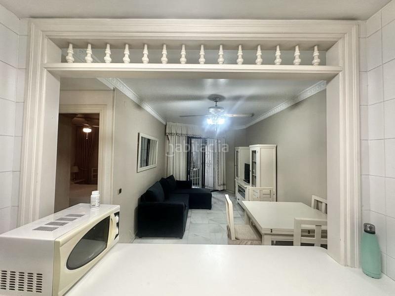 Foto d441d440-2312-41d4-bf1a-bedc302b0e1c. Apartament amb piscina a Playa Bajadilla - Puertos Marbella