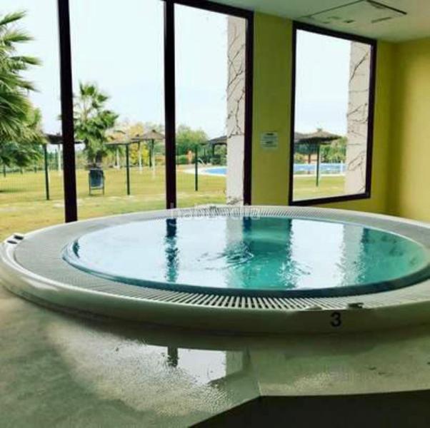 Foto a1db464f-7846-4f8d-a2b0-79a70edf1aba. Penthouse with parking pool in Los Flamingos Benahavís