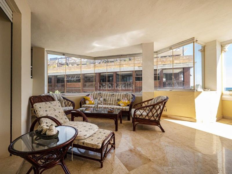 Foto b3c53dd8-5205-446a-9575-a7a16a1aedb9. Apartamento en Puerto Banús Marbella