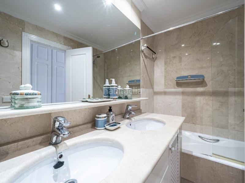 Foto 7ad89ce3-b7fc-4bfd-8572-dd1b4c840dc6. Apartment with pool in Puerto Banús Marbella