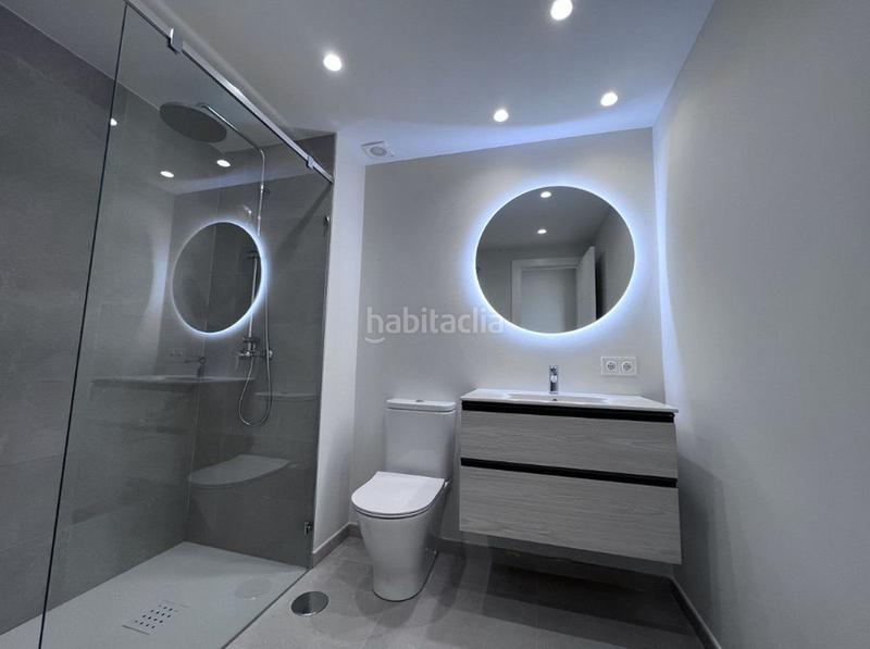 Foto 397e0028-1cec-40d1-a043-f9cca81b2516. Apartment with heating pool in Centro Estepona