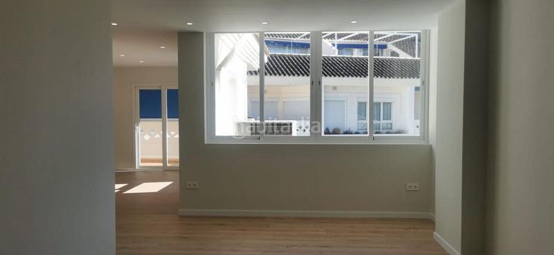 Foto 80ef4eff-4415-46f4-8a9f-497f627551c2. Apartment with heating pool in Centro Estepona