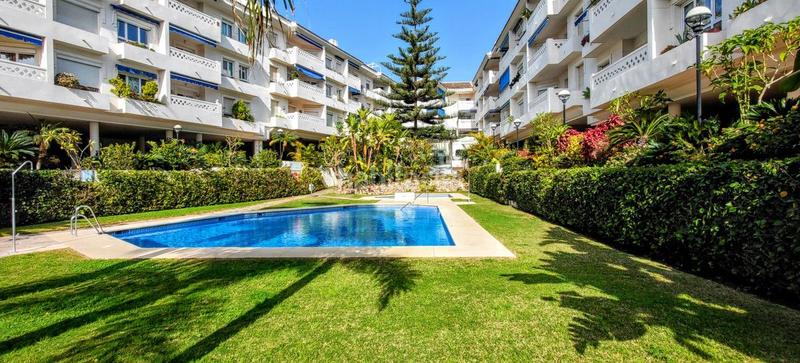 Foto 8f497466-9981-45a8-b1d8-94efe014078b. Apartment with heating pool in Centro Estepona