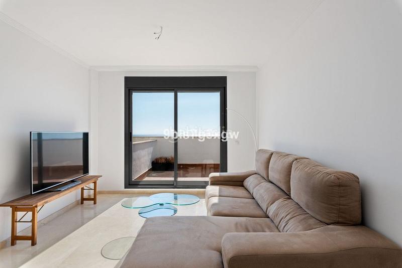 Foto 111d4ecf-bac0-4977-88c3-c8f2c4e7c1db. Apartment with heating pool in Centro Estepona