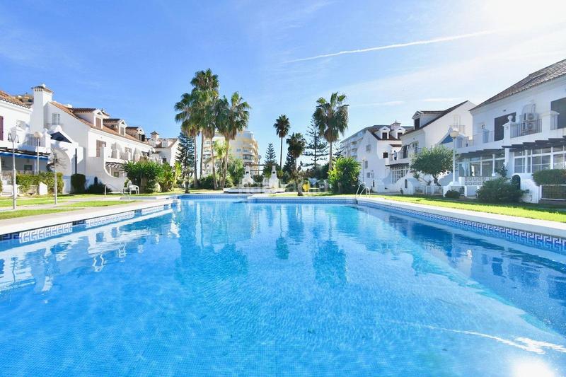 Foto f373e018-19fa-4f6c-8f30-aa5af514bad6. Apartament amb piscina a Castillo Sohail - Myramar Fuengirola