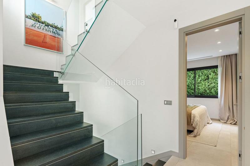 Foto 14fe2fb2-2377-4f11-8f86-7ce9acd1e0d5. Chalet with pool in Nueva Andalucía centro Marbella