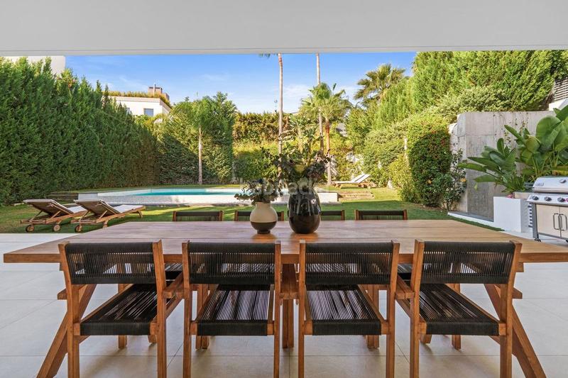 Foto ee6880c3-373e-46b2-8d5c-a40e9084068c. Chalet with pool in Nueva Andalucía centro Marbella