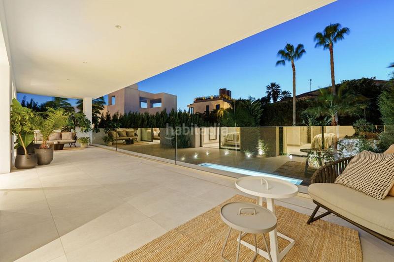 Foto f703bada-6c4e-4fe8-b8ab-110afadc1c8a. Chalet with pool in Nueva Andalucía centro Marbella