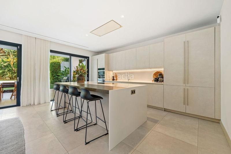 Foto e724df86-3025-4255-ac69-88b4562bff72. Chalet en Nueva Andalucía centro Marbella