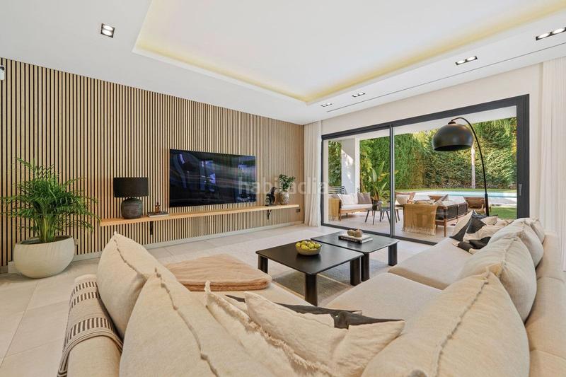 Foto 6b97cfca-60b7-49bd-892a-d2af1d4f2f37. Chalet avec piscine dans Nueva Andalucía centro Marbella