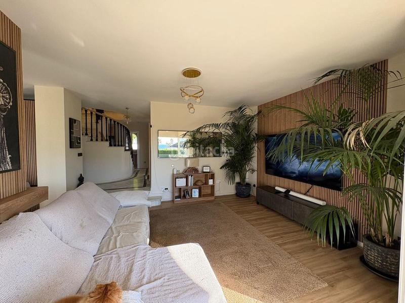 Foto 85e402ff-a032-4c2a-938d-372281ba866f. Chalet with pool in Santa María Marbella