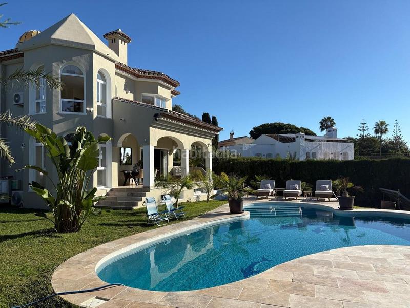 Foto a094d859-bf1d-4530-a88b-b6c3f35a37a2. Chalet with pool in Santa María Marbella