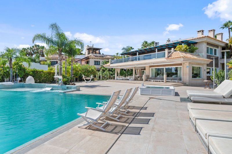 Foto 93a0ff05-6bb3-4837-83d0-763c5d1f8d17. Casa en bahía de Marbella Marbella