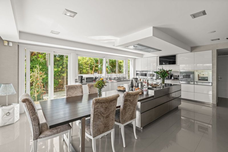 Foto b8aa6d8c-d3ff-42cf-bc61-cda0f850b222. Casa en bahía de Marbella Marbella