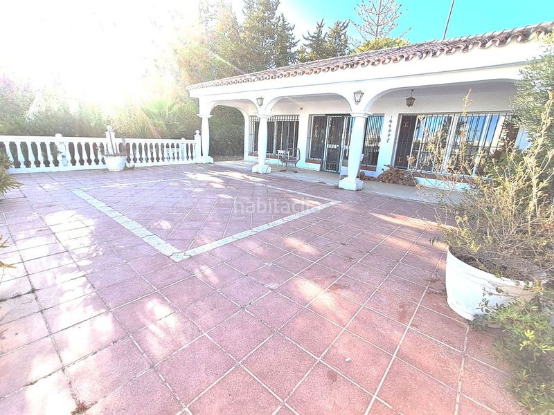 Foto 46b924f5-6e5f-42ab-92dd-3fee3cd8db2b. Casa amb piscina a El Velerín Estepona