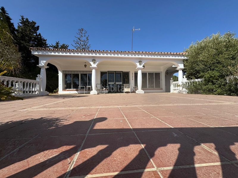 Foto b44cd7e8-4f6c-463a-af70-3ae17f0424f7. Casa amb piscina a El Velerín Estepona