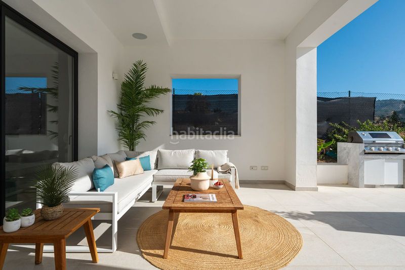 Foto b3ff9977-ddc3-4fd6-b2e9-2a64692c02ae. Casa amb aparcament piscina a Elviria Marbella