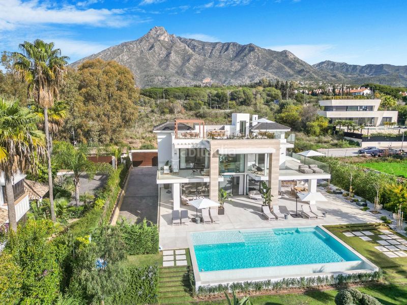 Foto 59949b26-d15f-48d1-ba85-a20ab4a17e9a. Casa amb aparcament piscina a Guadalmina Baja Marbella