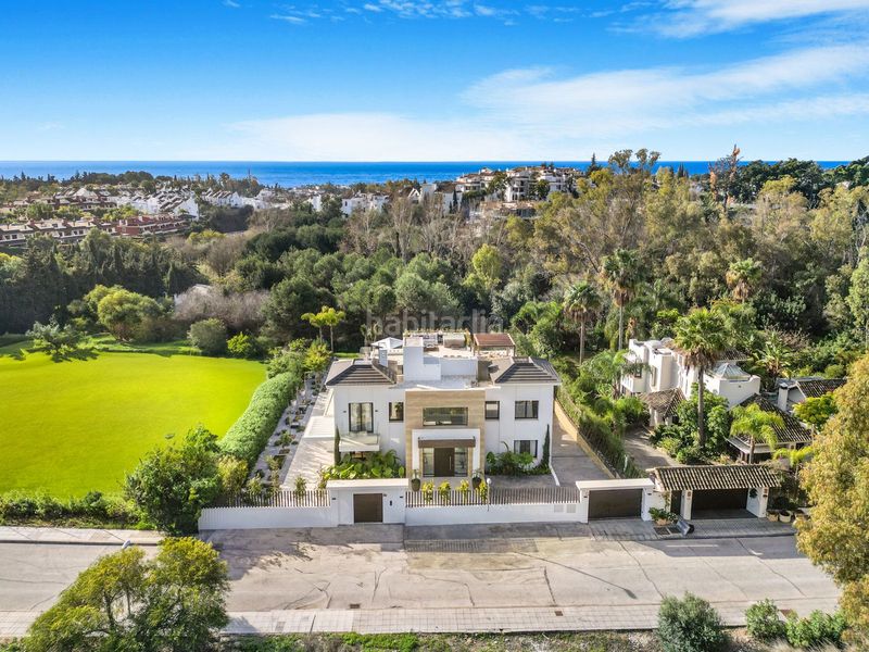 Foto e4b722d6-679e-4509-aa76-81c2e47575fd. Casa amb aparcament piscina a Guadalmina Baja Marbella