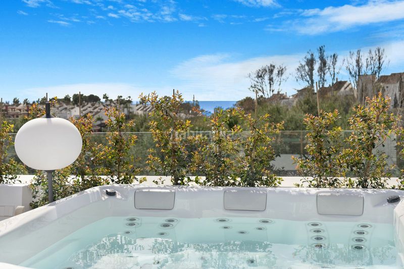Foto ed396395-446d-4f1b-9567-f906bd90b4b1. Casa amb aparcament piscina a Guadalmina Baja Marbella
