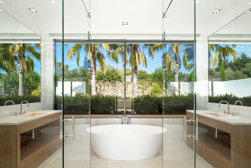 Foto 024d2a43-952d-4356-9218-6c91593740a8. Casa amb piscina a bahía de Casares Casares