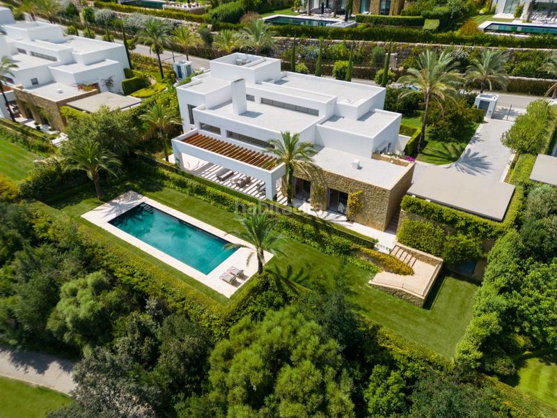 Foto 057816ab-635a-4e30-841e-ea81b048073e. Casa amb piscina a bahía de Casares Casares