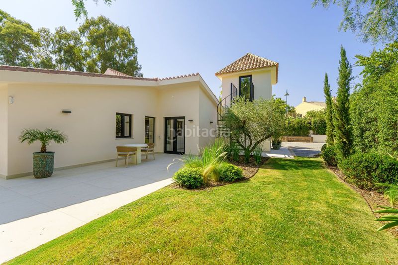 Foto 598213e8-23cf-45dd-8ae5-78fa413d2213. Casa amb aparcament piscina a Puerto Banús Marbella