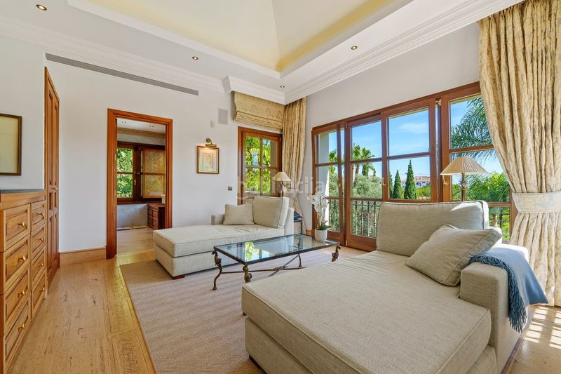 Foto 40afba92-7bd0-4db2-a560-5bfb83cc5c8d. Casa amb aparcament piscina a Guadalmina Baja Marbella