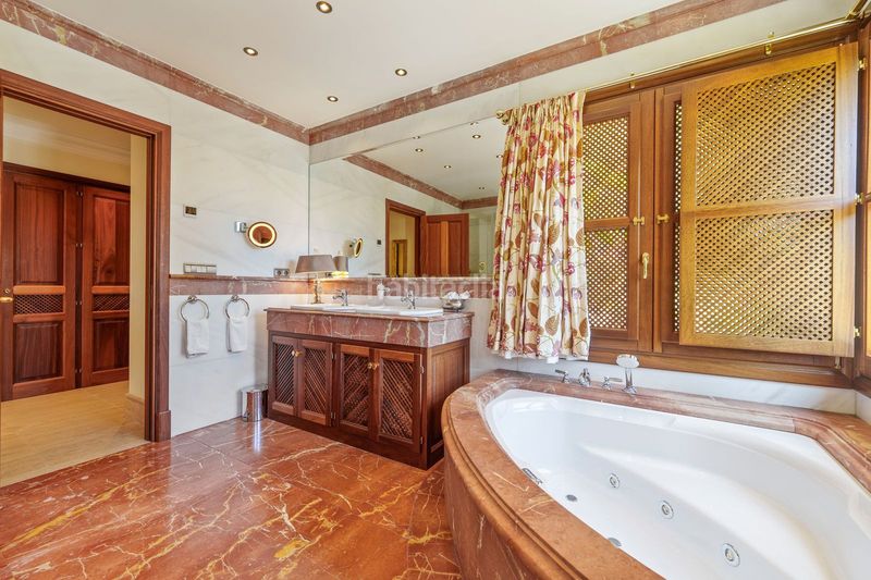 Foto bb1d9fef-098f-457d-8f25-1b73b42015a3. Casa amb aparcament piscina a Guadalmina Baja Marbella