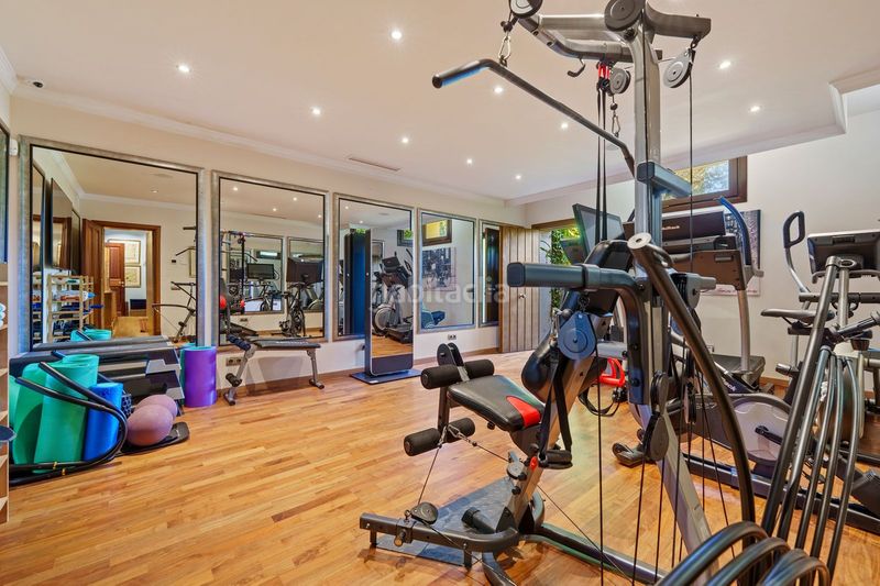 Foto d55ceea9-3e07-42ab-b3bc-4e77e2fa6586. Casa amb aparcament piscina a Guadalmina Baja Marbella