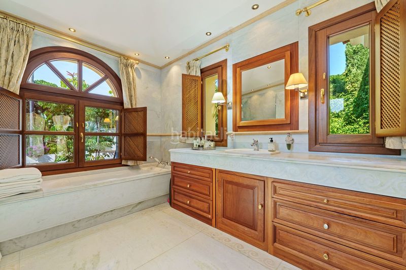 Foto fb31fa44-12be-49ea-8e68-23331edded7f. Casa amb aparcament piscina a Guadalmina Baja Marbella