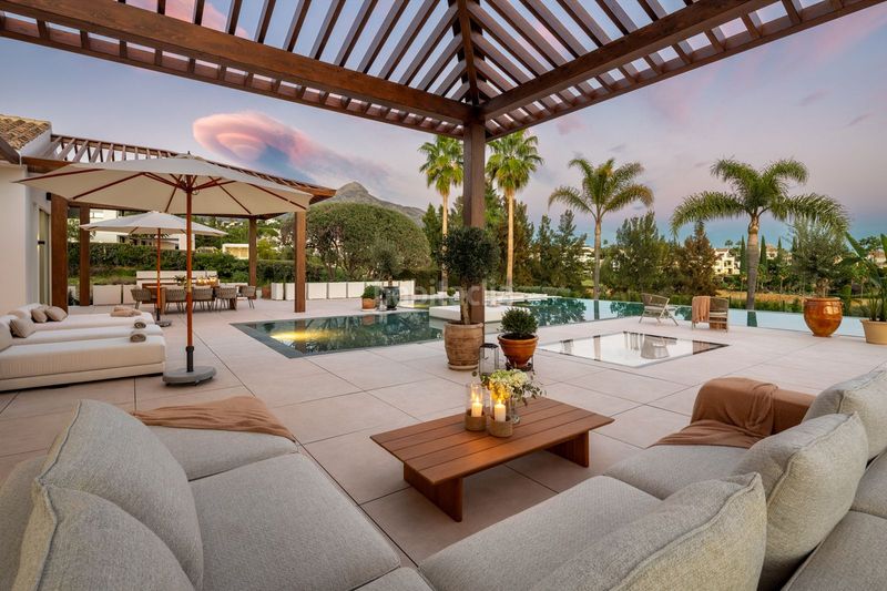 Foto eba9e145-1be7-496e-bb3b-c8a7337b23b0. Casa amb piscina a Los Naranjos Marbella