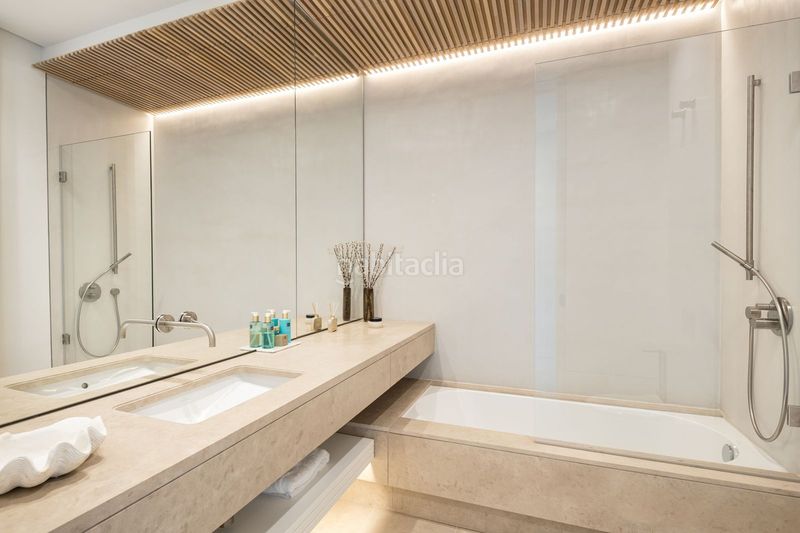 Foto 99335535-8186-4df1-b91e-904acdee7b84. Casa amb aparcament piscina a los arqueros - puerto del almendro Benahavís